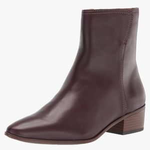 Rockport Women's Ankle Boots in Burgundy